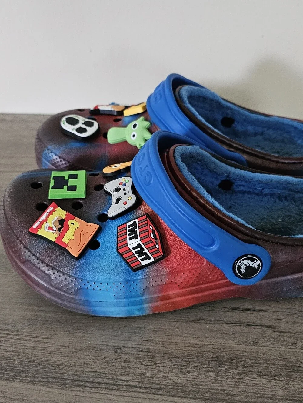 Crocs Classic Lined Clog Red Blue Boy J 2 With Charms